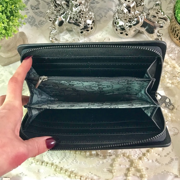 NEW Skull Studded Wallet Wrist Strap Punk Gothic - Picture 3 of 6